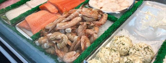 Cameron's Seafood Market is one of Locais salvos de Nigel.