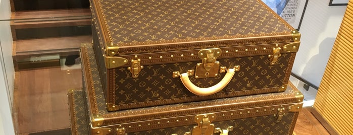 Louis Vuitton is one of Kevin'in Beğendiği Mekanlar.