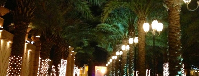 Jeddah InterContinental Hotel is one of Orte, die T gefallen.