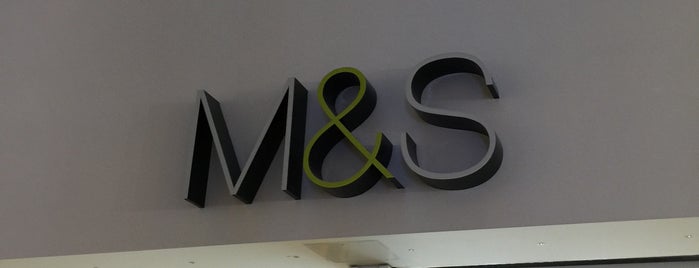 Marks & Spencer is one of Lieux qui ont plu à Colin.