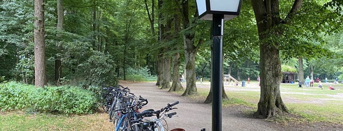 Klempau’s Biergarten an der Milchhalle is one of Hamburg.