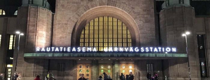 VR Helsingin päärautatieasema is one of Alex'in Beğendiği Mekanlar.