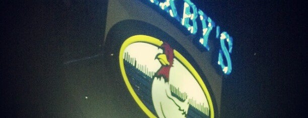 Zaxby's Chicken Fingers & Buffalo Wings is one of สถานที่ที่ Preston ถูกใจ.