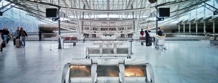 Gare SNCF Aéroport Charles de Gaulle TGV is one of Valentina Paz : понравившиеся места.