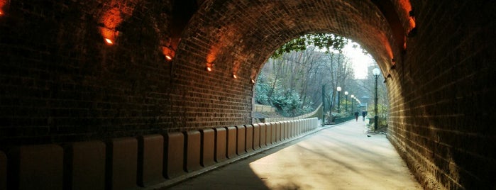 Promenade plantée – La Coulée Verte is one of Paris 2014.