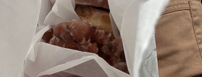Pharaoh's Donuts is one of St Louis.
