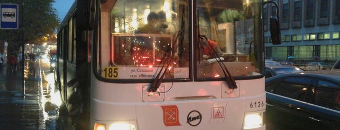 Автобус № 185 is one of Lieux qui ont plu à Вероника.