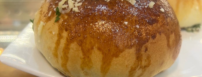 Pão D'oro is one of Favorite Food.
