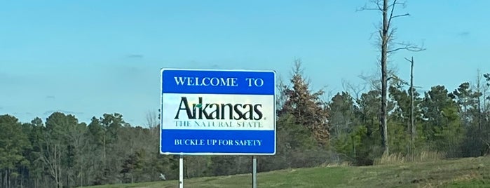 Arkansas / Louisiana State Line is one of Posti che sono piaciuti a Brandi.