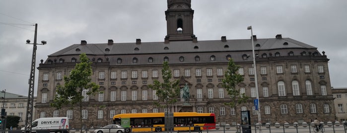 Drabantsalen, Christiansborg Slot is one of Tempat yang Disukai Eric.