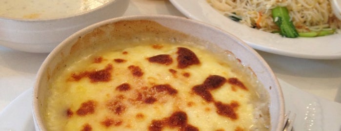 Cheese & Tea is one of Ericさんのお気に入りスポット.