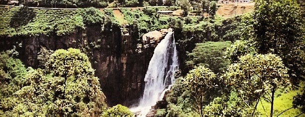 Devon Falls is one of Lugares favoritos de Christina.