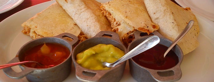La Eskina Sabores do México is one of Bares & Restaurantes.