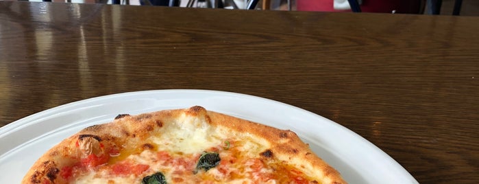 PIZZERIA Veicolo is one of Sadaさんのお気に入りスポット.