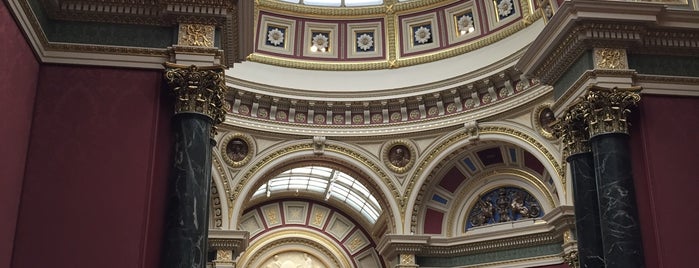 Galeria Nacional de Londres is one of Lugares favoritos de Tolo.