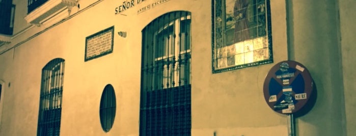 Barrio de la Feria is one of lugares para tapear o comer.