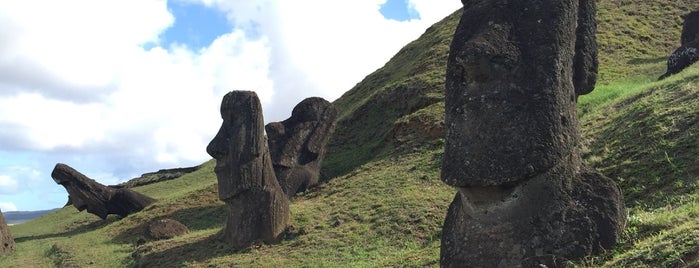 Isla de Pascua | Rapa Nui is one of สถานที่ที่ Liliana ถูกใจ.