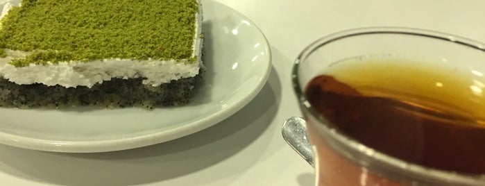 Şölen Cafe is one of Posti che sono piaciuti a K G.