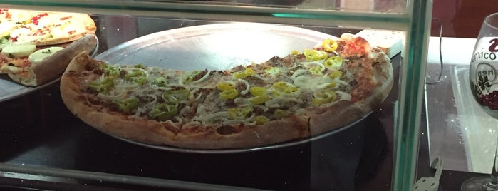 Little Sal's Pizza is one of Georgeさんのお気に入りスポット.