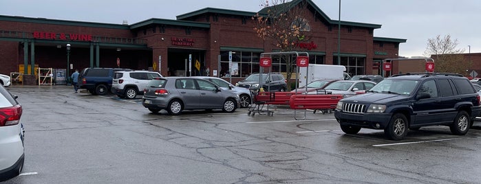 Giant Eagle Supermarket is one of Best Places to buy Bacon in Pittsburgh.