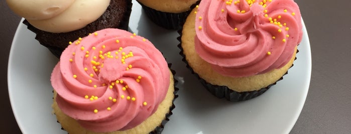 Butter Cream Cupcakery is one of Robyn'un Beğendiği Mekanlar.