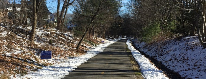 Minuteman Commuter Bikeway is one of Sarahさんのお気に入りスポット.