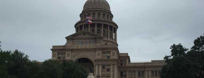 Capitolio de Texas is one of Lugares favoritos de Terence.