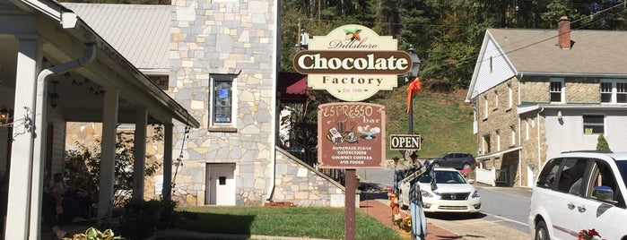 Dillsboro Chocolate Factory is one of Lieux qui ont plu à Rosie Mae.