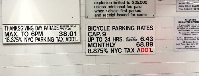 Icon Parking is one of Lizzie : понравившиеся места.