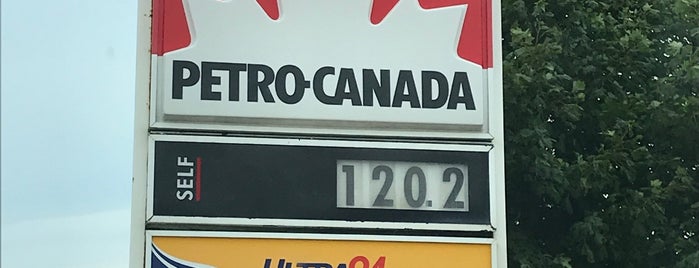 Petro-Canada is one of Chris : понравившиеся места.
