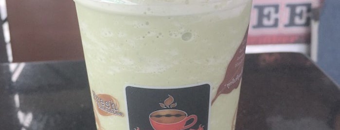 RABIKA Coffee is one of สถานที่ที่ 🍺B e e r🍻 ถูกใจ.