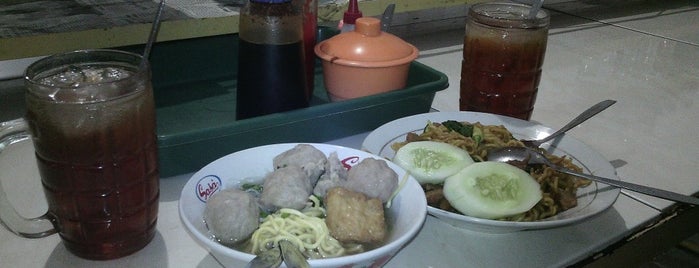 Warung Cak Mukti is one of Makan - makan :D.