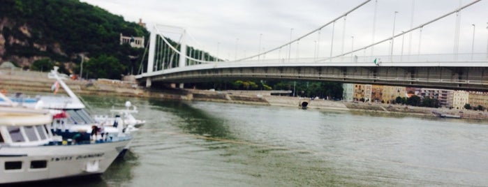Erzsébet híd, pesti hídfő is one of Budapest 2015.