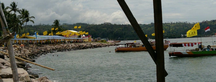 Pesisir Pantai Pondang is one of Mega mas, Manado.