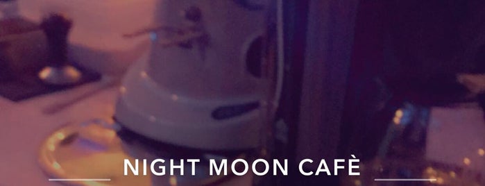 Night Moon Cafè is one of Remaさんの保存済みスポット.