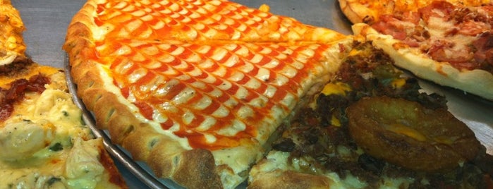 Jack's Pizza is one of Lugares favoritos de Monica.