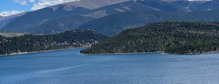 Lake Dillon Dam is one of สถานที่ที่ Kim ถูกใจ.