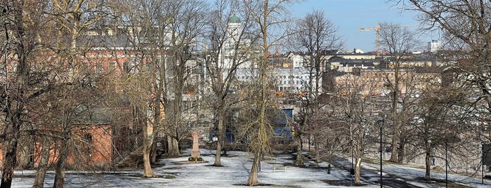 Tähtitorninmäki is one of Patsaat ja muistomerkit.