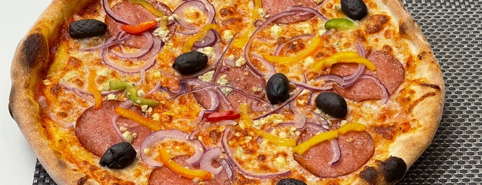 Parmesan Arabia Pizza & Salad is one of Arabia & ympäristö.
