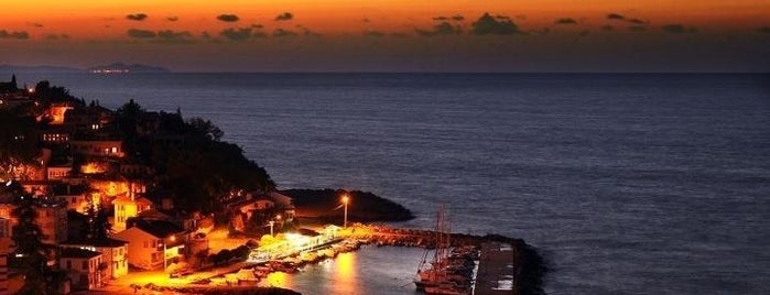 Kumyaka Yat Limanı is one of Murat karacim : понравившиеся места.