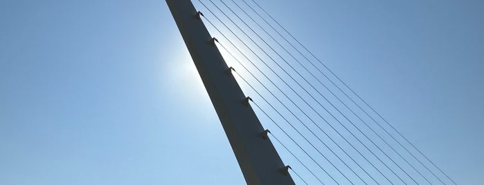 Sundial Bridge is one of World Traveling via Instagram.
