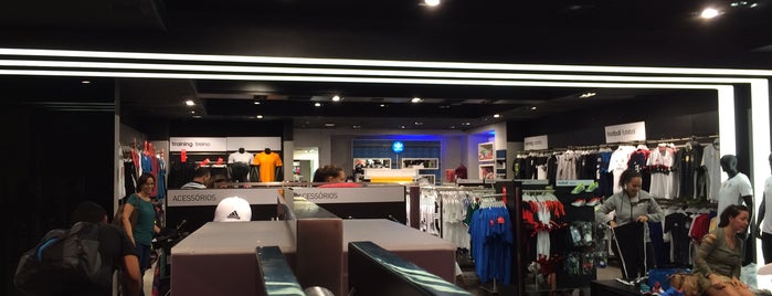 Adidas Store is one of compras.