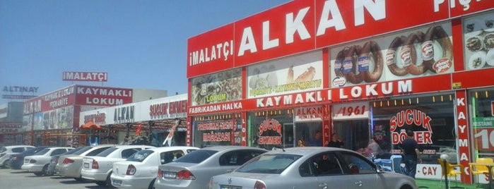 ALKAN Kaymak&Lokum is one of สถานที่ที่ Esra ถูกใจ.