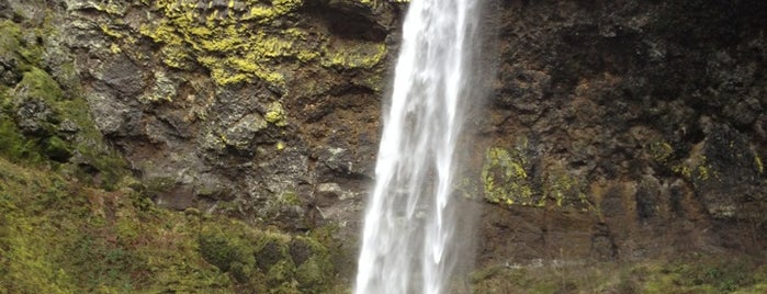 Elowah Falls is one of Amy & Craig Exploregon.