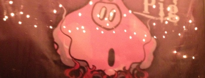 Smokin Pig BBQ is one of Lugares guardados de Allison.