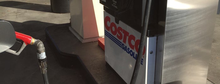 Costco Gasoline is one of Lieux qui ont plu à Maxwell.