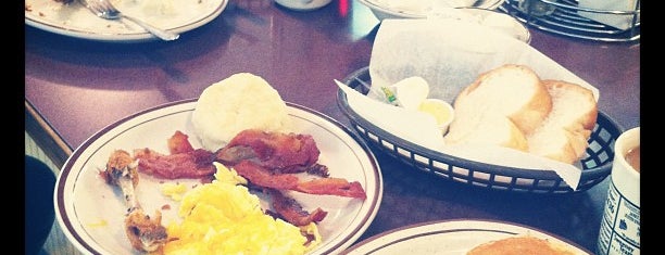 Studebaker's Country Restaurant is one of Springfield.