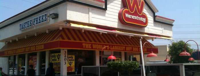 Wienerschnitzel is one of CW Lunch Spots.