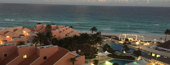 Omni Cancun Hotel & Villas is one of Locais curtidos por Yanira.