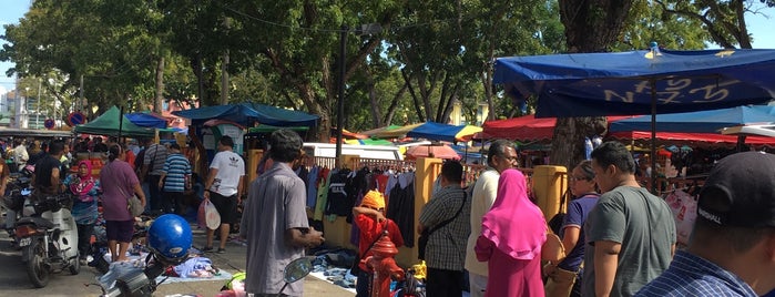 Lorong Kulit Flea Market (Pasar Lambak) is one of jalan jalan :D.